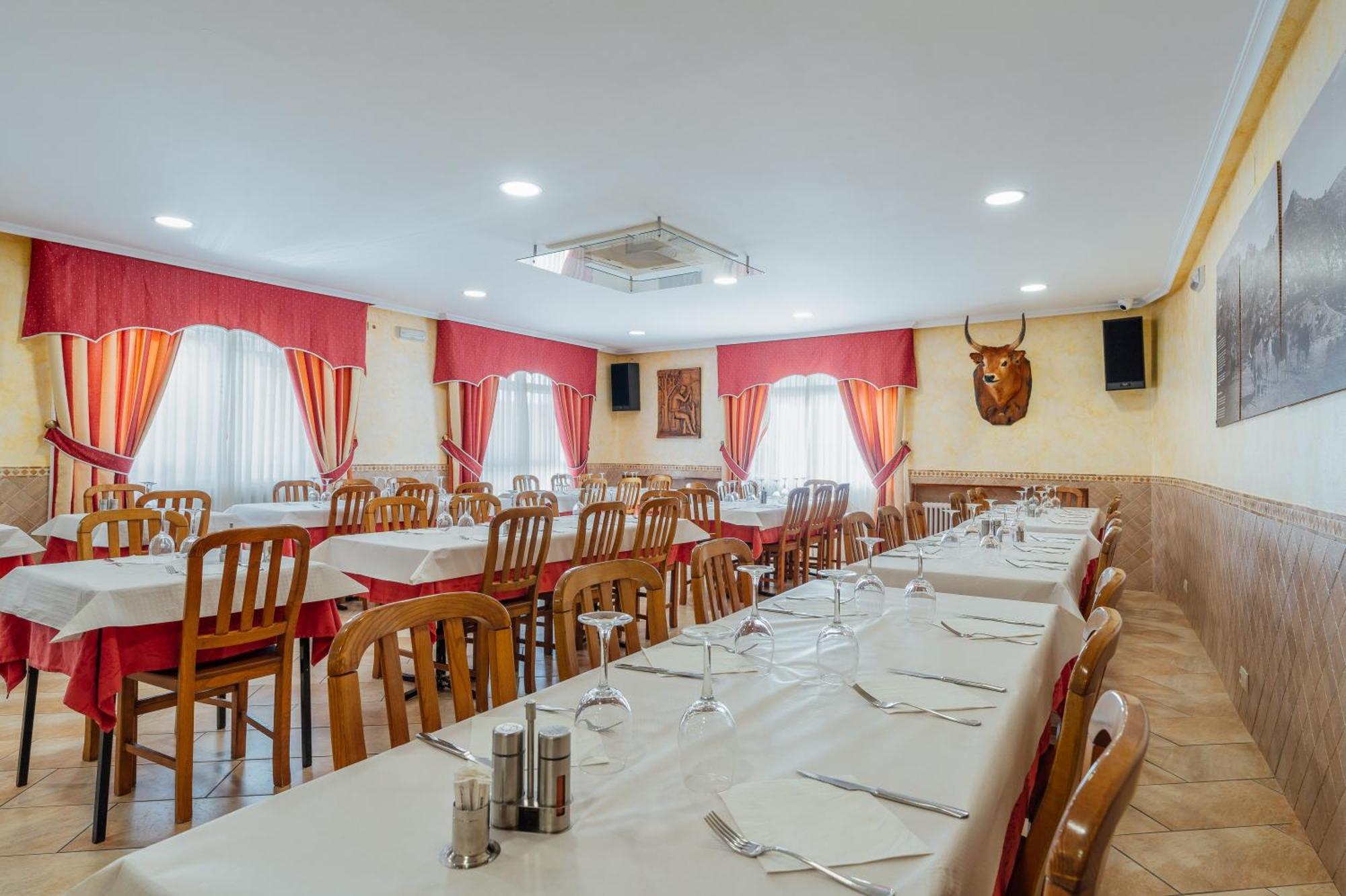 Hotel Restaurante Cazador Pereiro Bagian luar foto